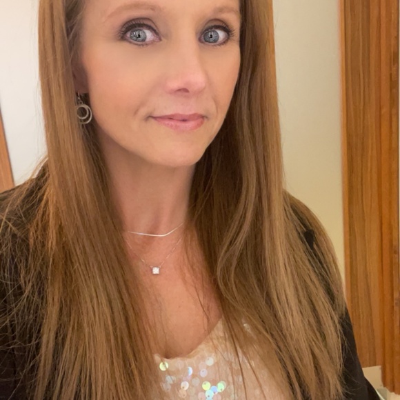 Meet your Posher, Christy - Picture 5 of 6